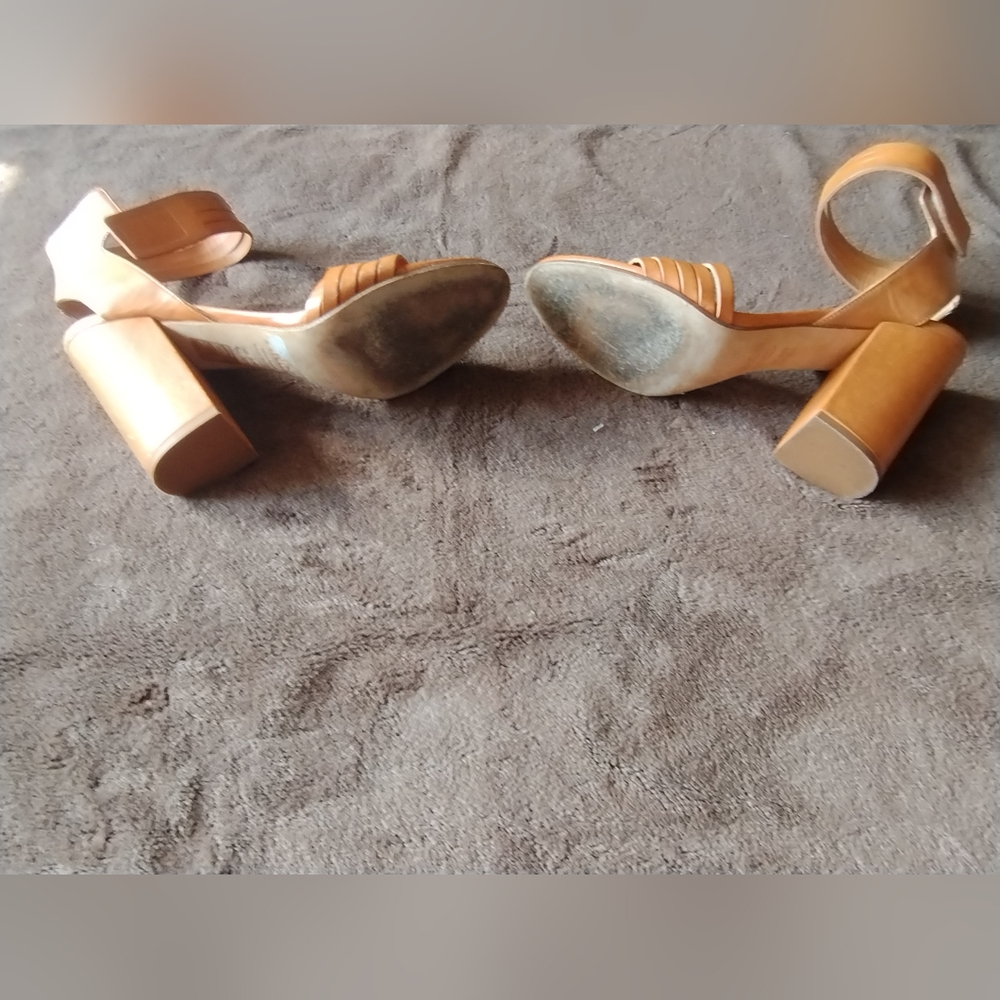 Vince Heels - Picture 3 of 3